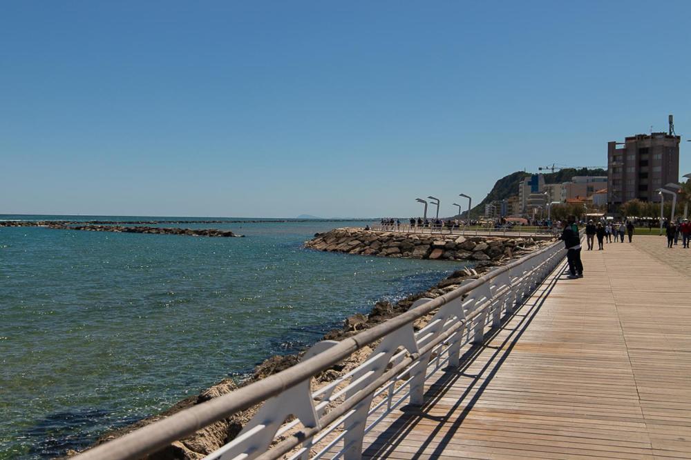 Zara D'Amare A Pesaro 10 Metri Dalla Spiaggia By Yohome Exterior foto