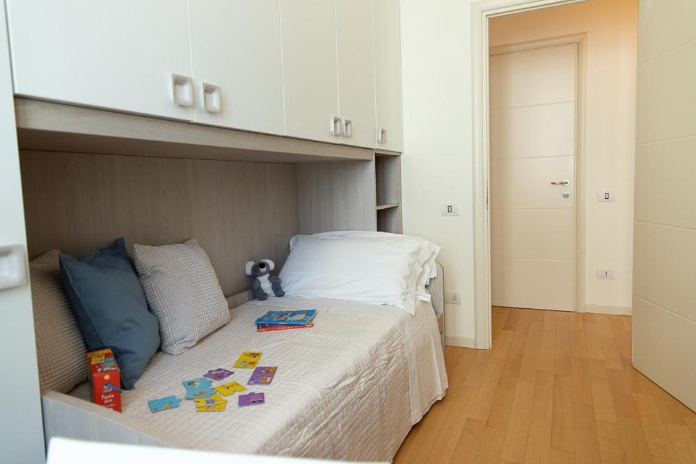 Zara D'Amare A Pesaro 10 Metri Dalla Spiaggia By Yohome Exterior foto